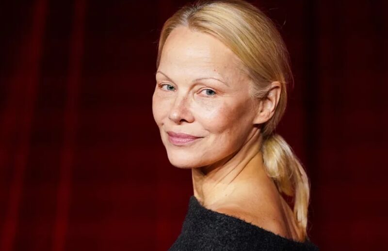 Pamela Anderson nadal zaskakuje bez makijażu: Oto, jak wygląda była gwiazda „Baywatch”!