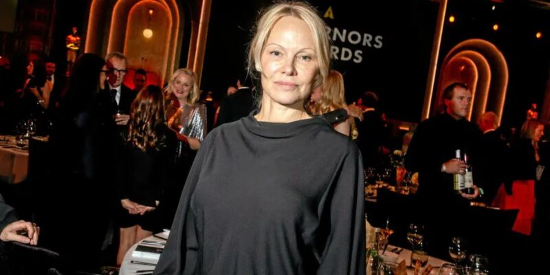 Pamela Anderson nadal zaskakuje bez makijażu: Oto, jak wygląda była gwiazda „Baywatch”!