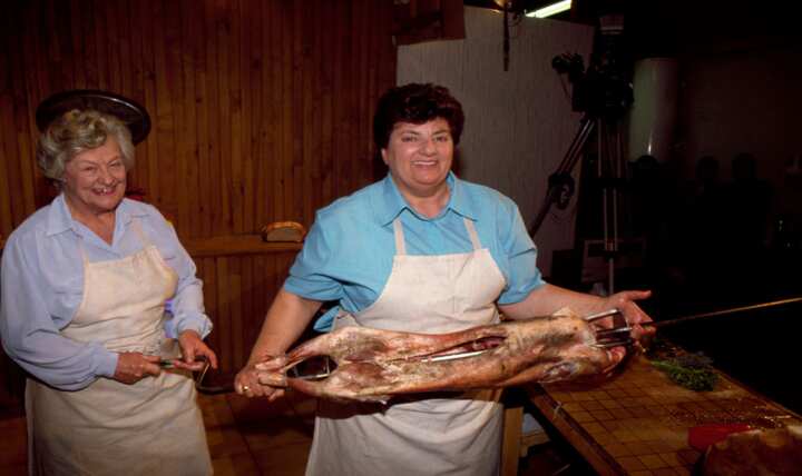 Maïté: Ikoniczna prowadząca legendarnego programu kulinarnego La Cuisine des Mousquetaires zmarła w wieku 86 lat