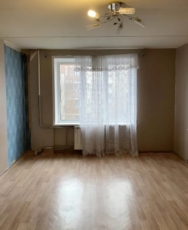 Przekształcone studio: elegancki i sprytny remont!