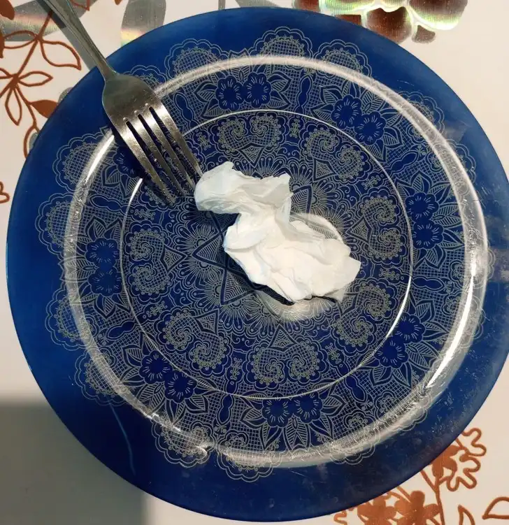 10 rzeczy, których dobrze wychowana osoba nigdy nie zrobi w restauracji