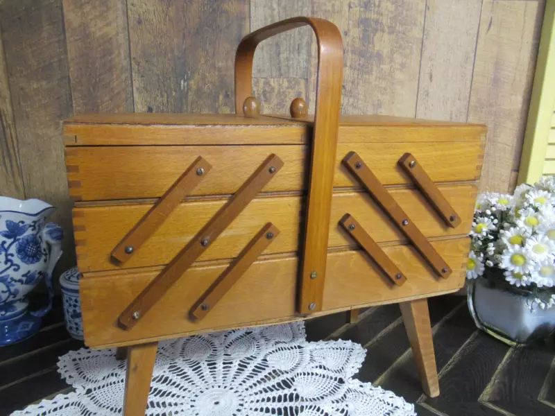 Nigdy nie zgadniesz, do czego służyło to vintage'owe drewniane pudełko… ale babcia wiedziała!