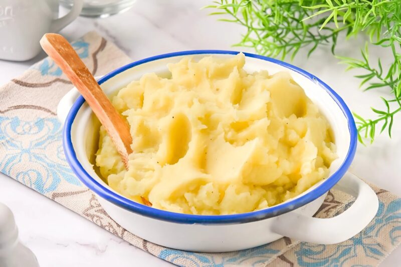Jest sekretny składnik, który podnosi Twoje puree… ale uwaga, to nie jest mleko!