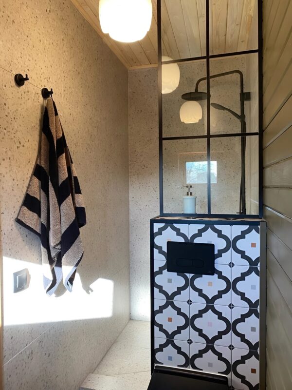 Nasze małe gniazdko o powierzchni 18 m², stworzone z miłością i wyobraźnią – zobacz, jak każdy zakątek został przemyślany